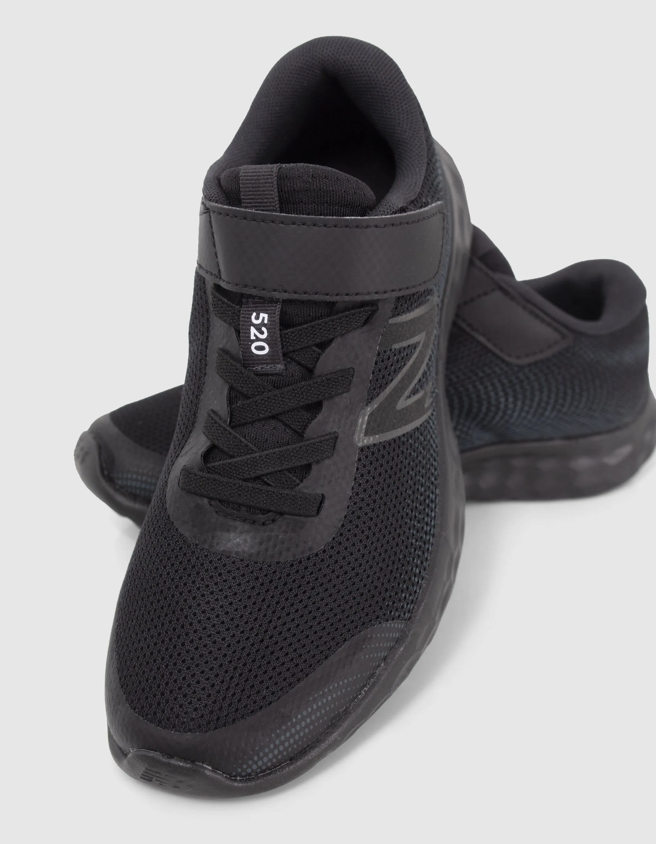 Baskets New Balance 520 noir garçon