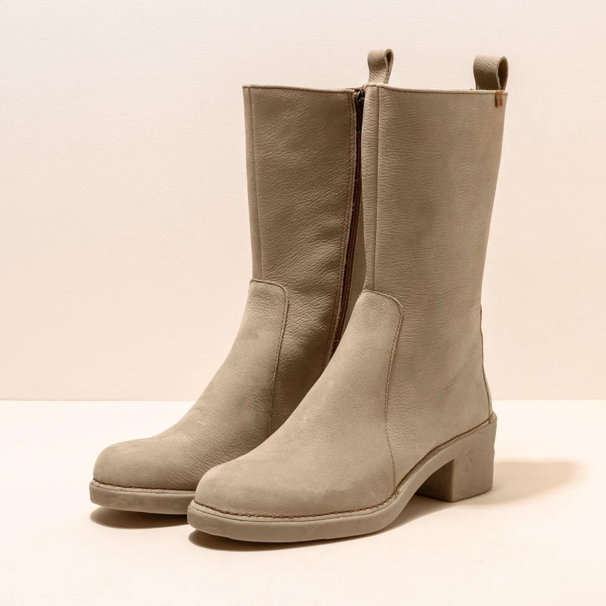 Bottes mi-hautes à talon en cuir doux - Beige