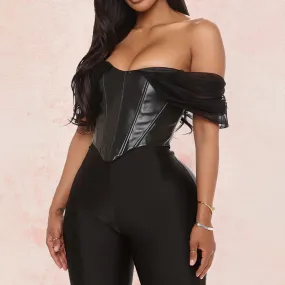 Bustier noir en simili cuir à col bateau style corset