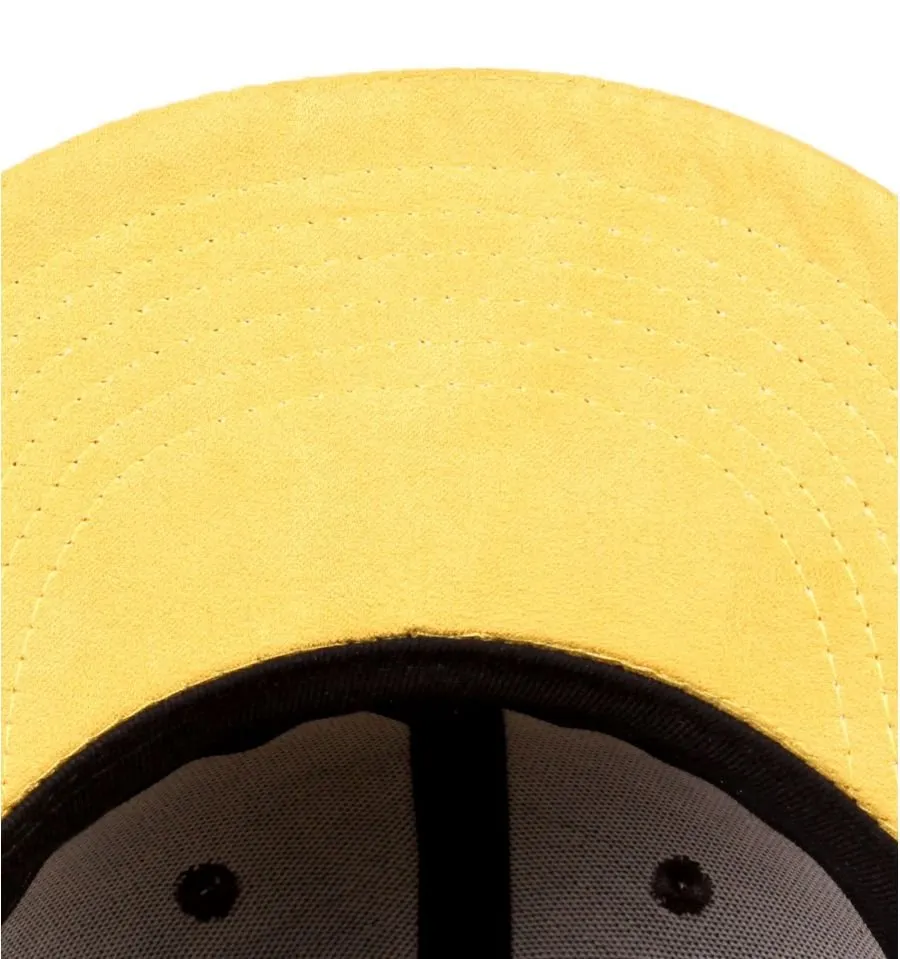 Casquette Poufsouffle Blason Harry Potter grise visière jaune