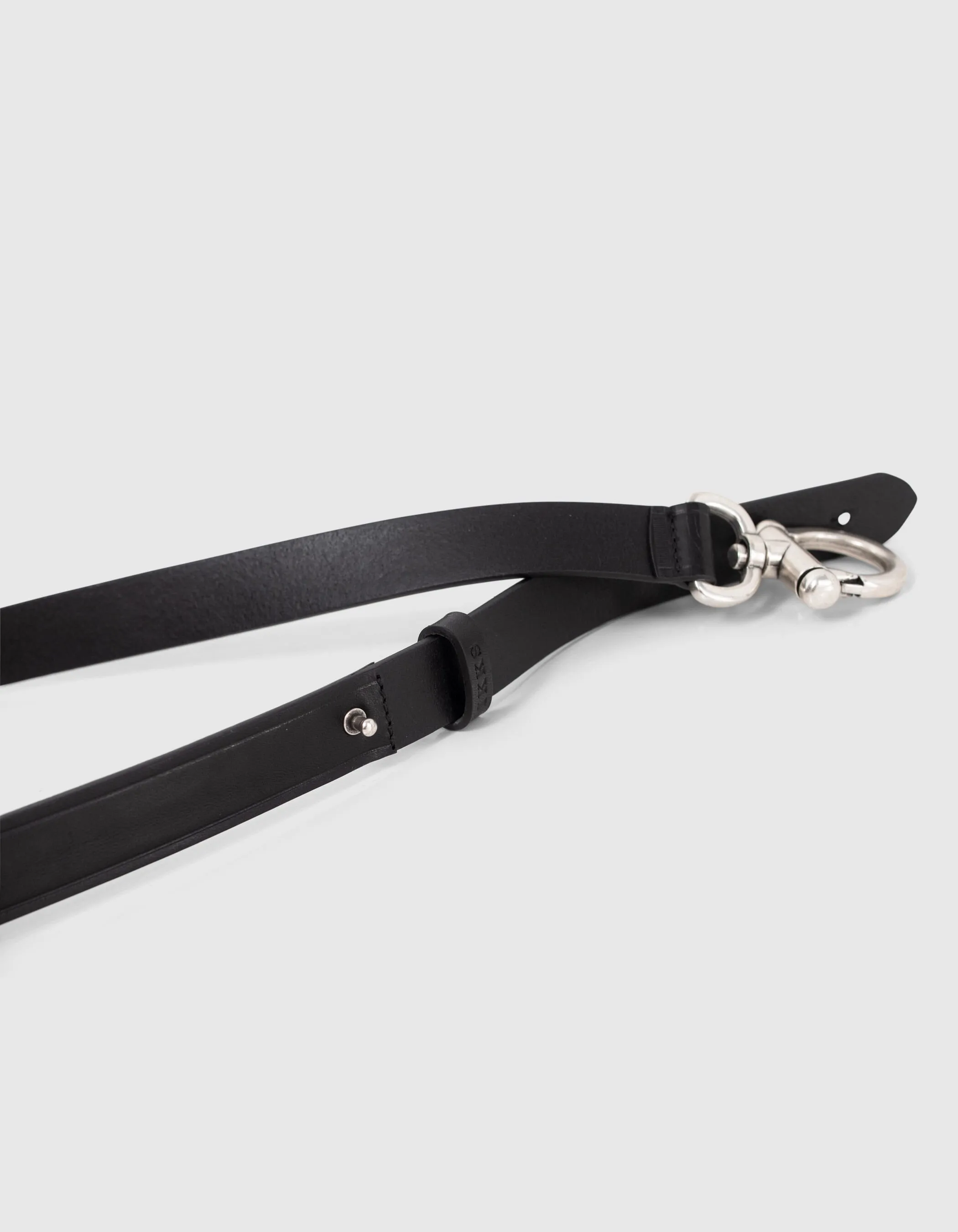 Ceinture cuir noir boucle ronde pied-de-col Femme