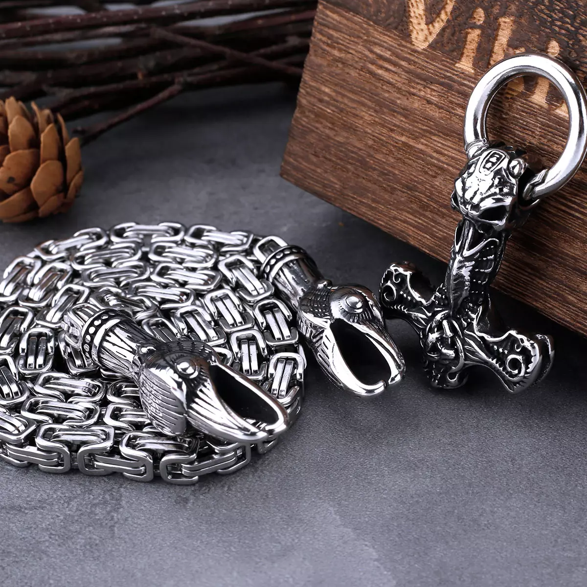 Collier Viking Mjöllnir - Têtes de Corbeaux