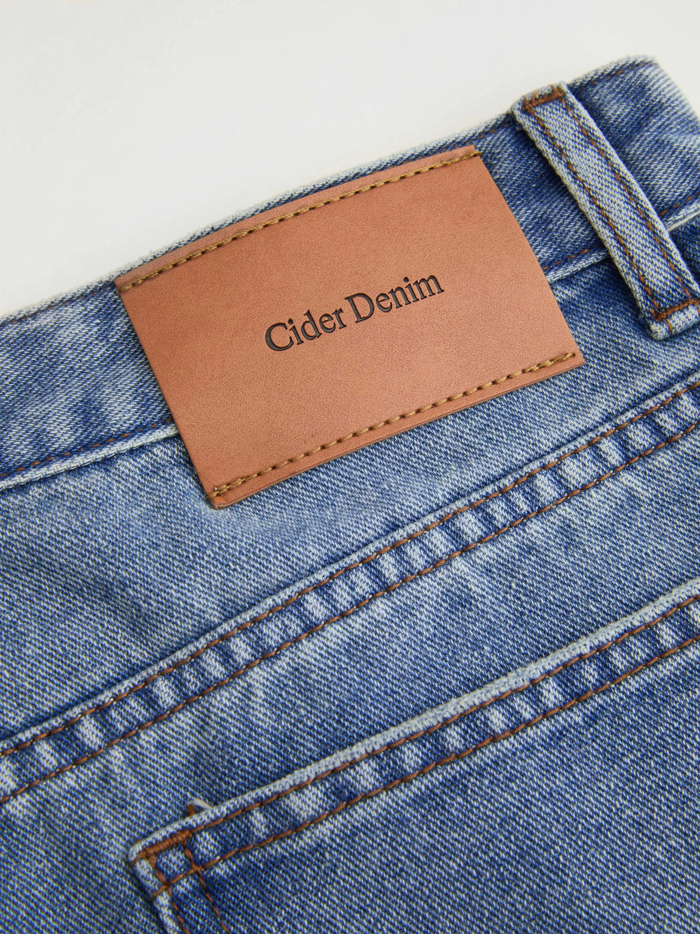 Jeans droits à taille basse et ourlet retroussé Cider Denim