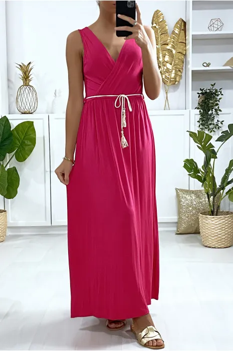 Longue robe croisé en fuchsia avec ceinture en cordon